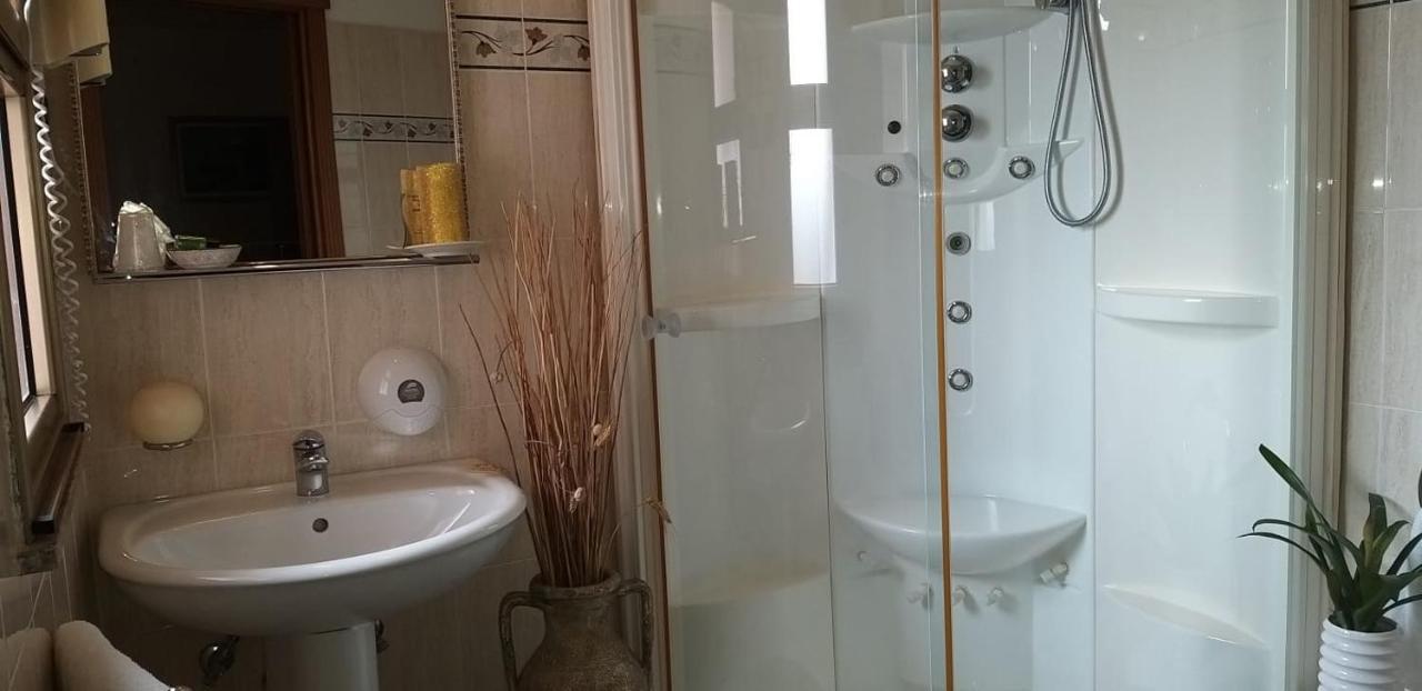 Hotel La Conca Villa San Giovanni Kültér fotó